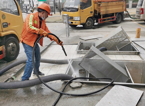 七里河隔油池清理